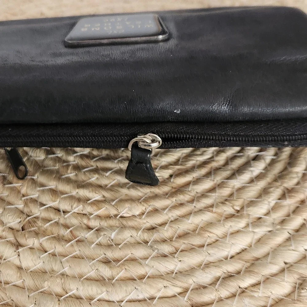 Wilsons Leather Black Trifold Checkbook Wallet Gold Logo ID Window Zip Pocket